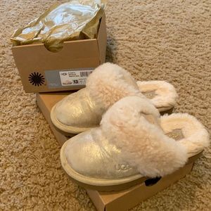 Ugg Girls Metallic Gold Cozy II